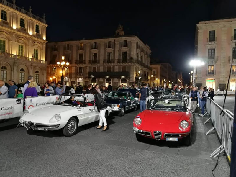 Automobilismo d'epoca Raid dell'Etna a Catania - partenza auto